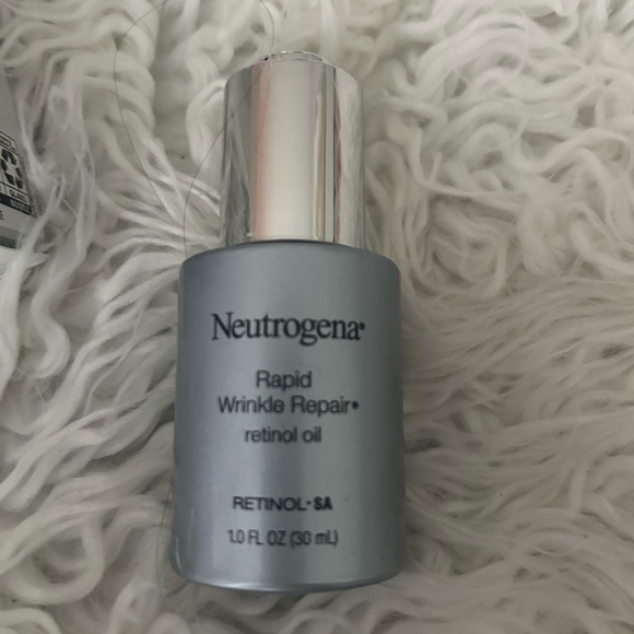 NIB Neutrogena rapid wrinkle repair retinol oil 1.0 fl oz 3 full boxes - Picture 2 of 3